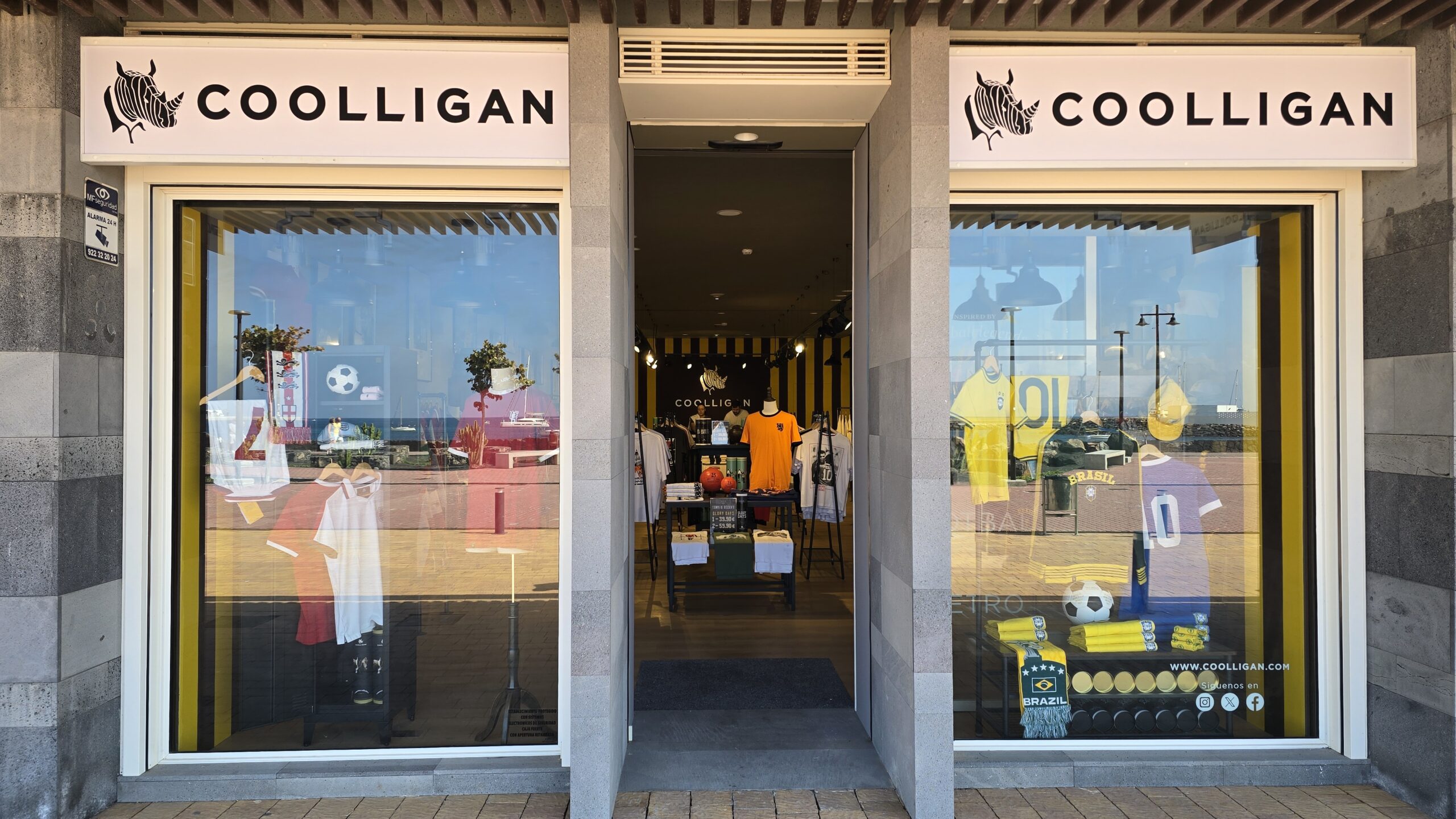 Fachada de Coolligan en Paseo LASAL, Lanzarote
